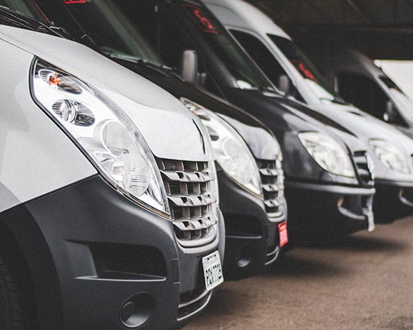 estacionamento de vans em americana